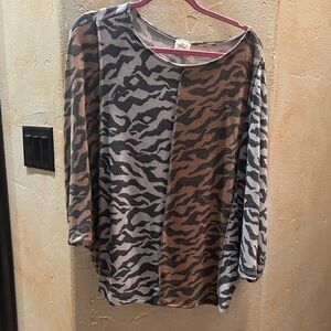 Elegant Animal Print Women's Blouse